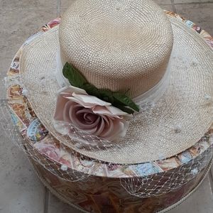 👒 SOLD Vintage Straw Pink/Cream Flower Veiled Hat